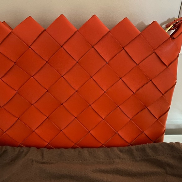 NEW BOTTEGA VENETA clutch/wristlet - Picture 4 of 11